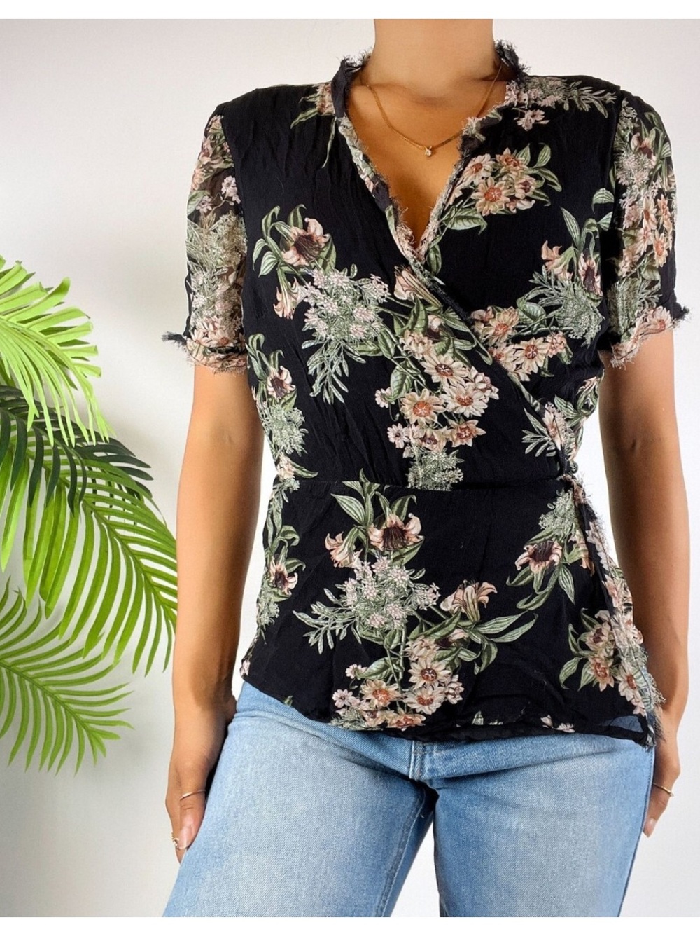 Lucky Brand Women’s M Black Pink Green Floral Indie Whimsygoth SS Wrap Top EUC
